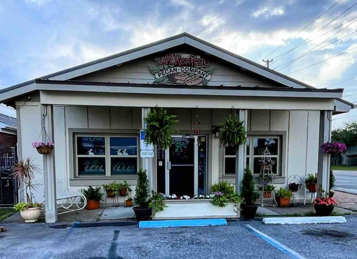 Walk To Downtown Seafood Market Bay Views Pensacola Bagian luar foto