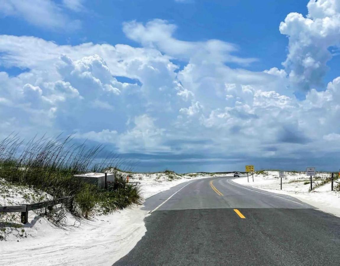 Walk To Downtown Seafood Market Bay Views Pensacola Bagian luar foto